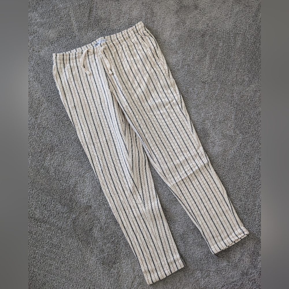 Zara Men's Cream Pants with Navy + Beige Vertical Stripes